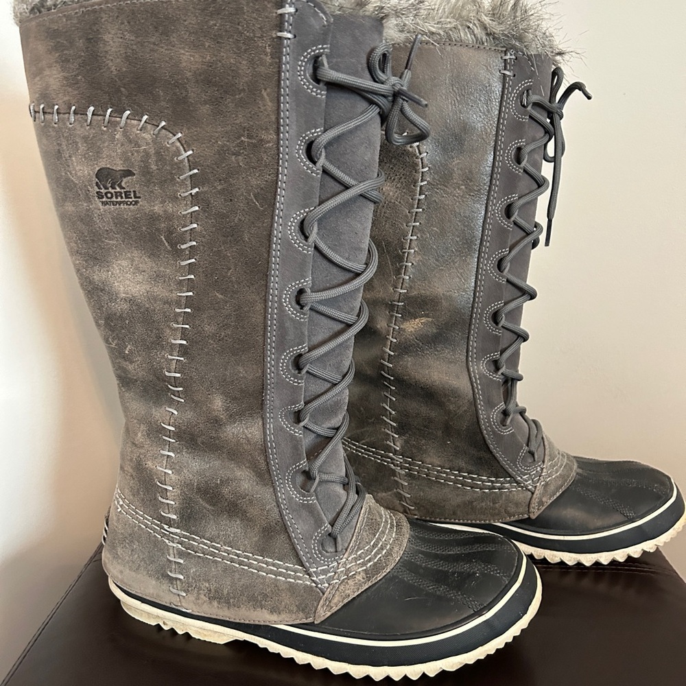 Sorel Cate the Great Women's Charcoal and Black Winter Boots